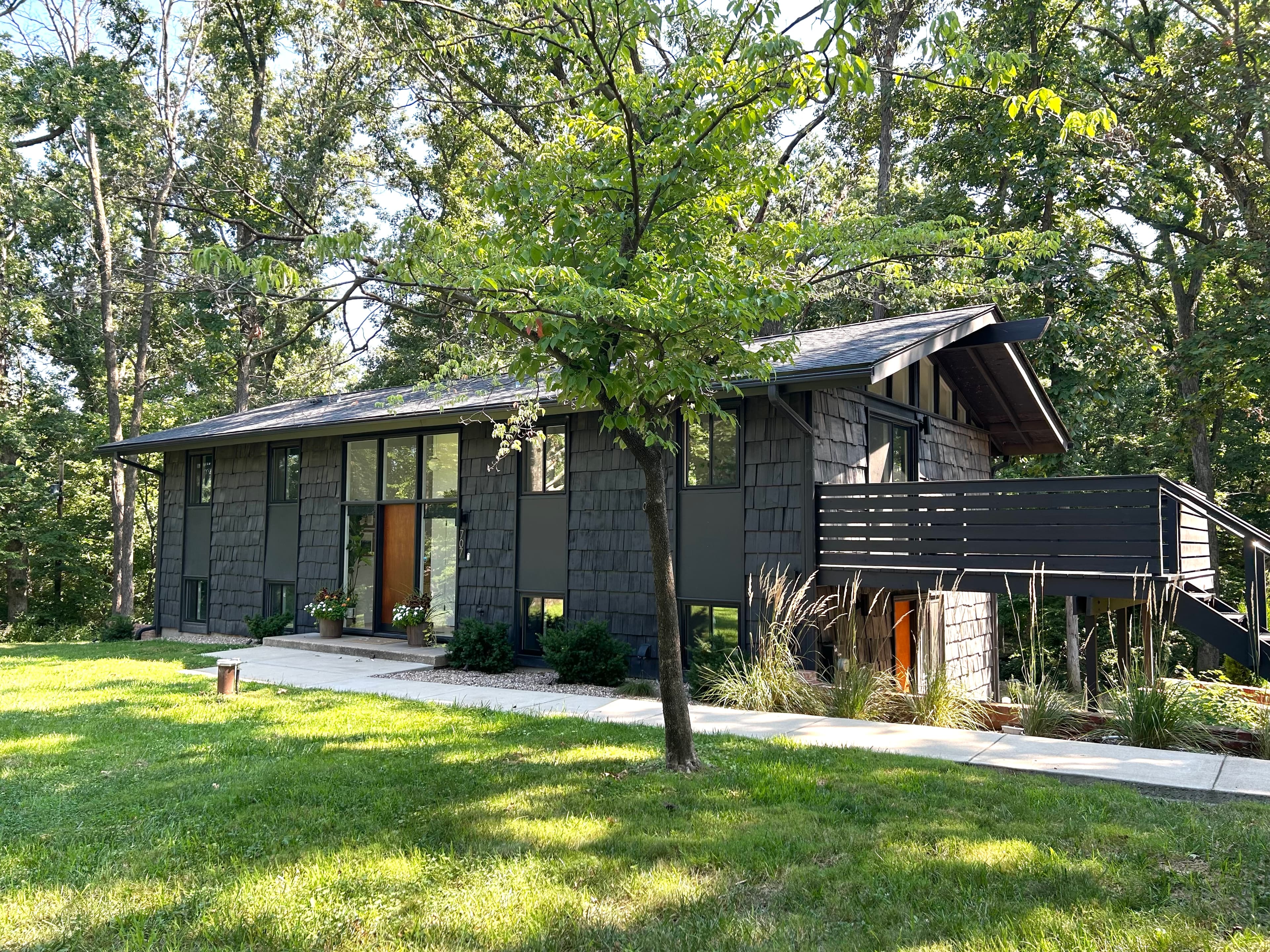 707 Genteman Rd seen from the street